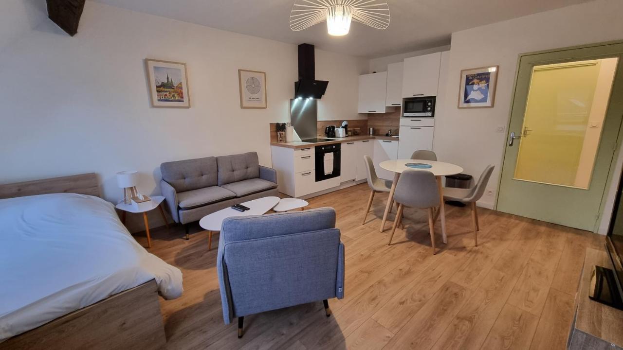 Studio Babylone - Parking & Wifi Chartres Buitenkant foto